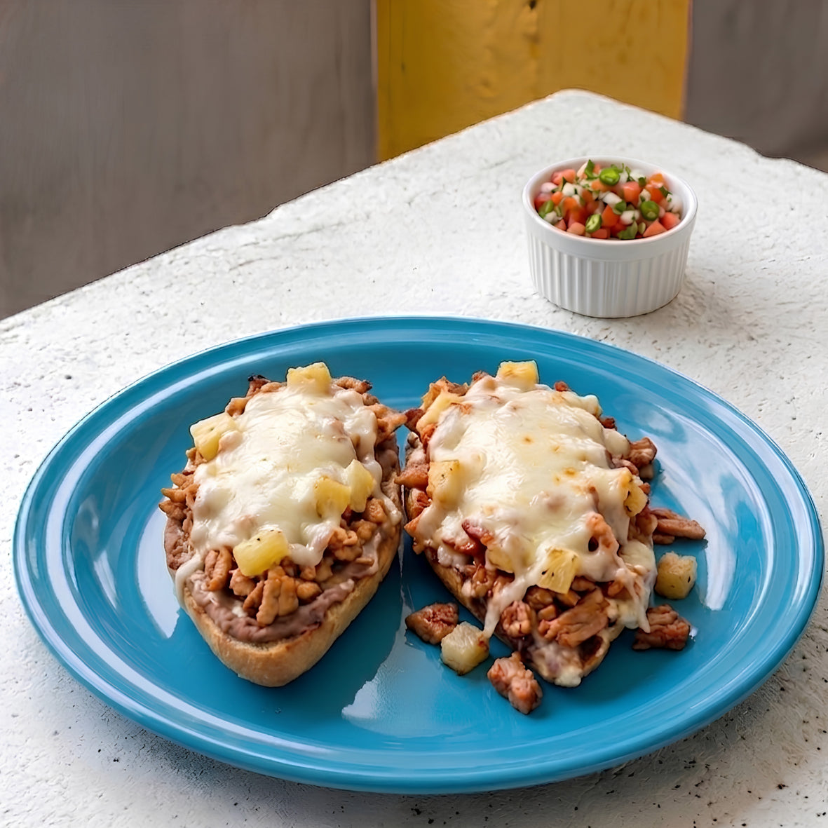 Molletes Pastor y Piña
