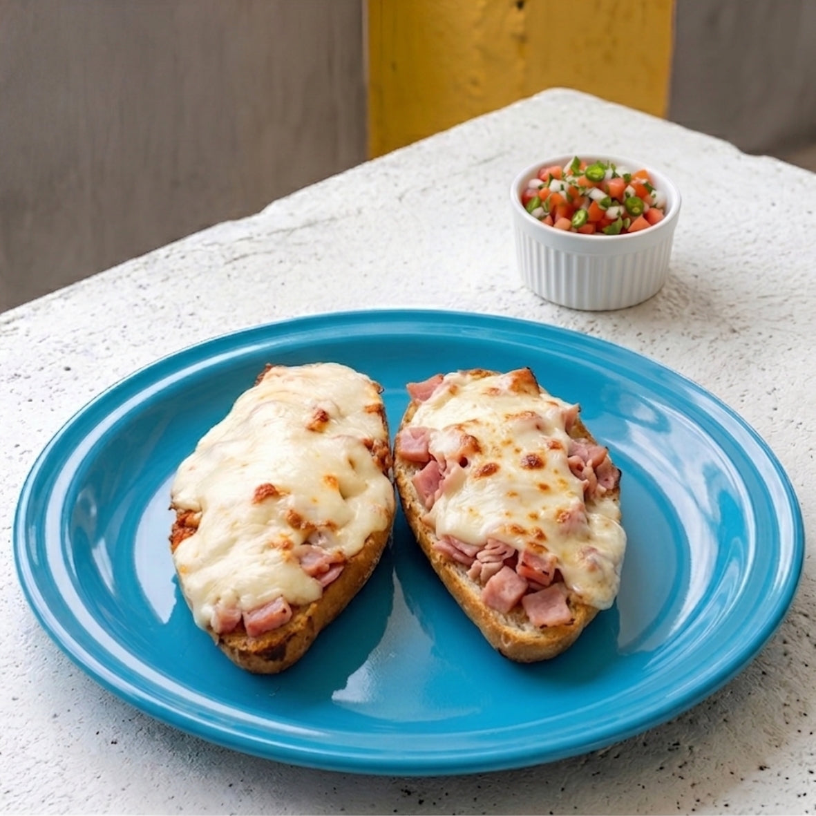 Molletes de Jamon